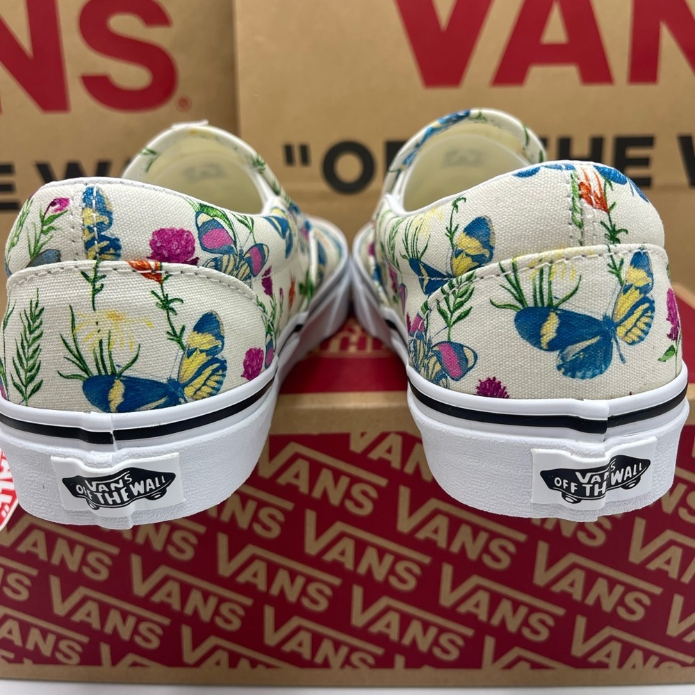 Vans Men's Classic Slip-On Butterfly Floral Marshmallow Sneakers
VN0A5AO8UC0 - Picture 4 of 16